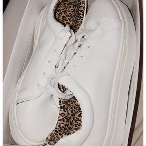 Qupid White Sneakers Womens Size 9